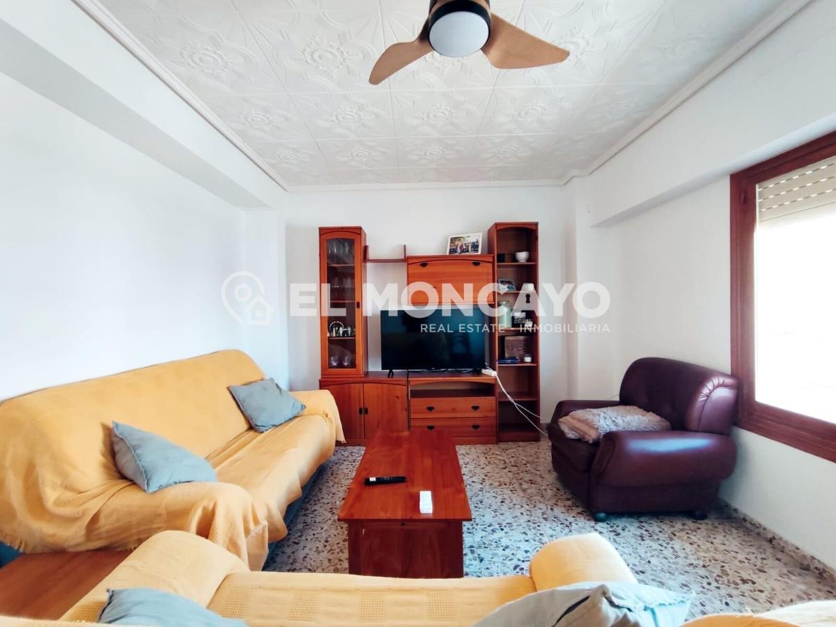 Apartment in Guardamar del Segura, Alicante, Spain 4 bedrooms, 148 sq.m. No. 183768