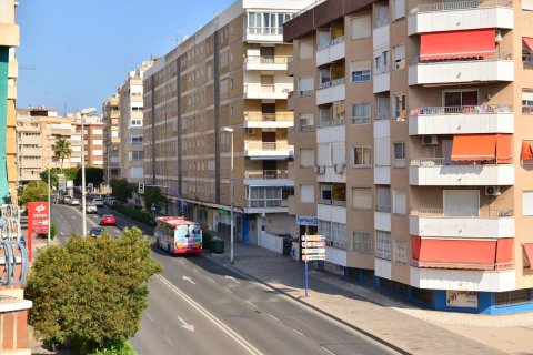 Appartamento in vendita a Torrevieja, Alicante, Spagna 3 camere da letto, 71 mq. N° 183763 - foto 3