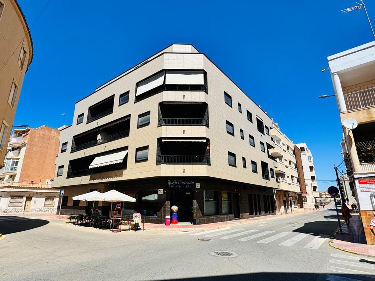 Appartamento a La Mata, Alicante, Spagna 2 camere da letto, 58 mq. N° 183766