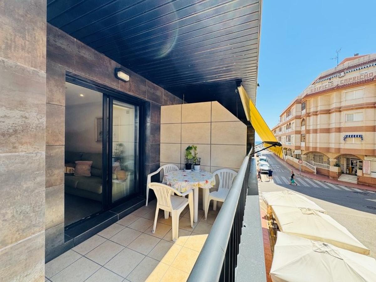Appartamento a La Mata, Alicante, Spagna 2 camere da letto, 58 mq. N° 183766