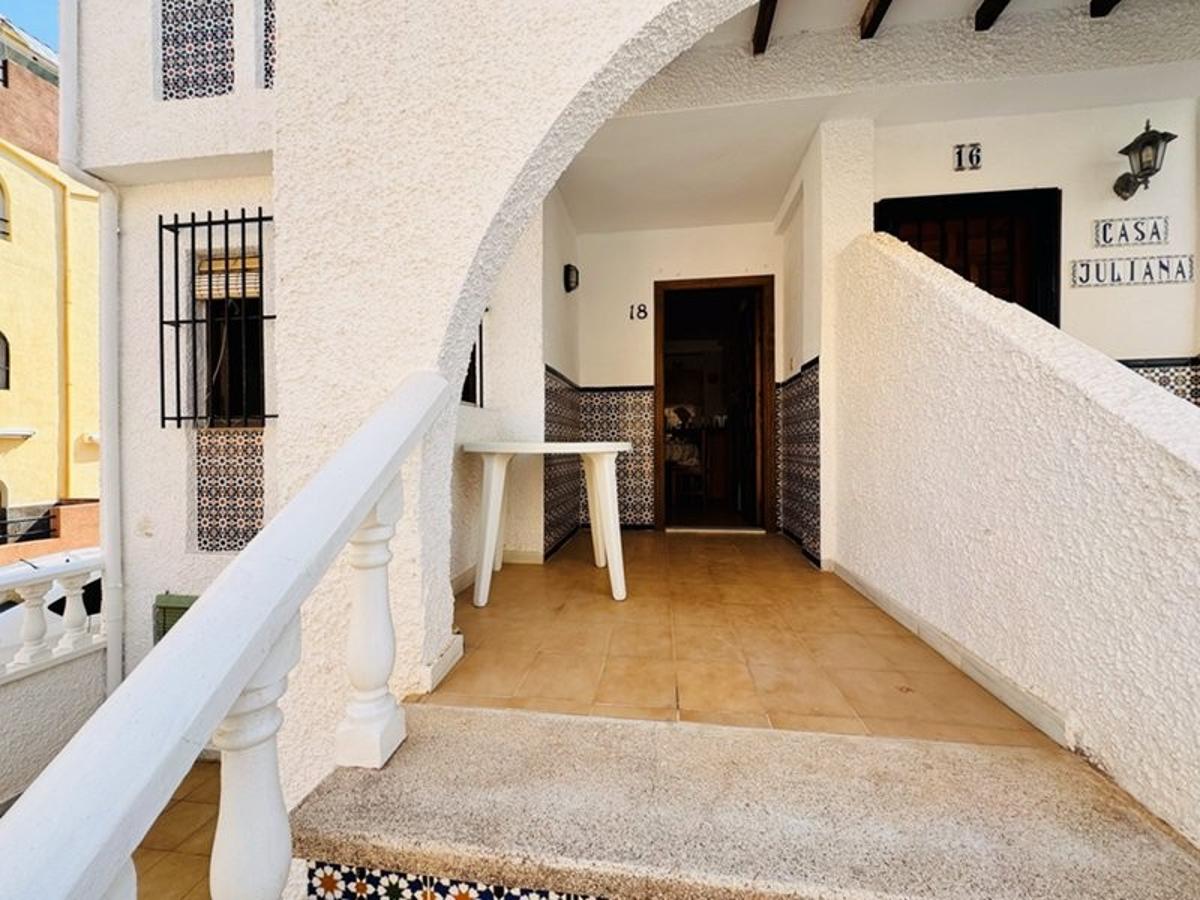Villetta a schiera a La Mata, Alicante, Spagna 3 camere da letto, 100 mq. N° 183767