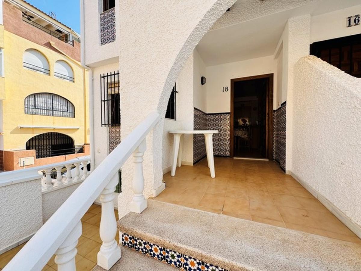 Villetta a schiera a La Mata, Alicante, Spagna 3 camere da letto, 100 mq. N° 183767