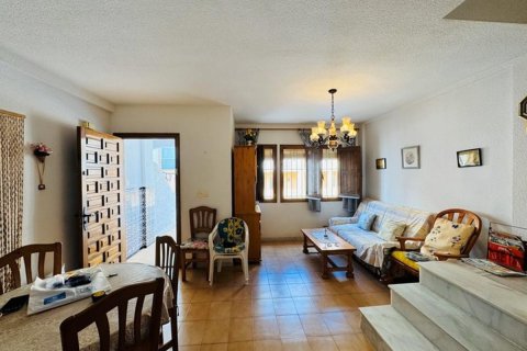 Townhouse for sale in La Mata, Alicante, Spain 3 bedrooms, 100 sq.m. No. 183767 - photo 15