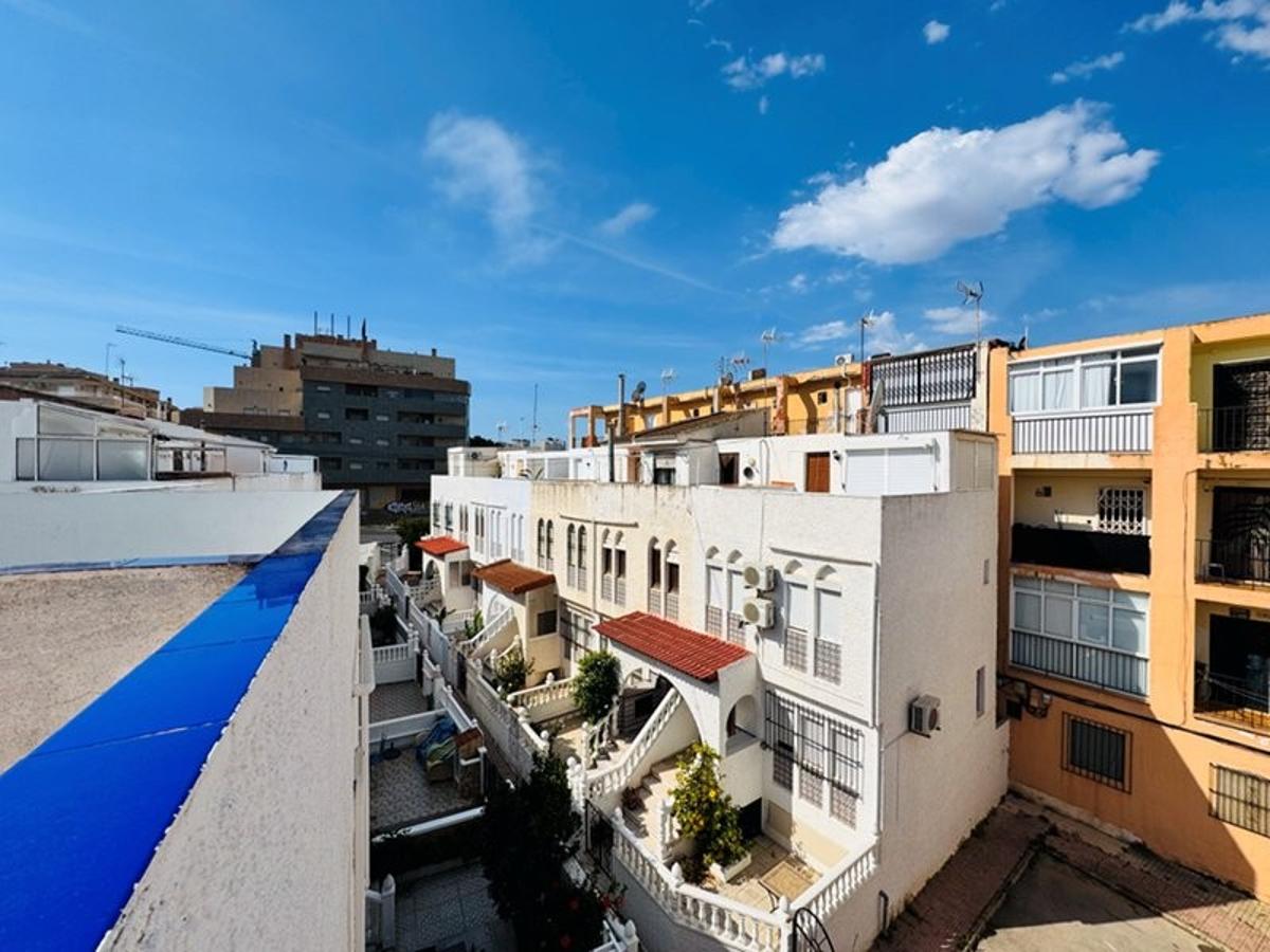 Villetta a schiera a La Mata, Alicante, Spagna 3 camere da letto, 100 mq. N° 183767