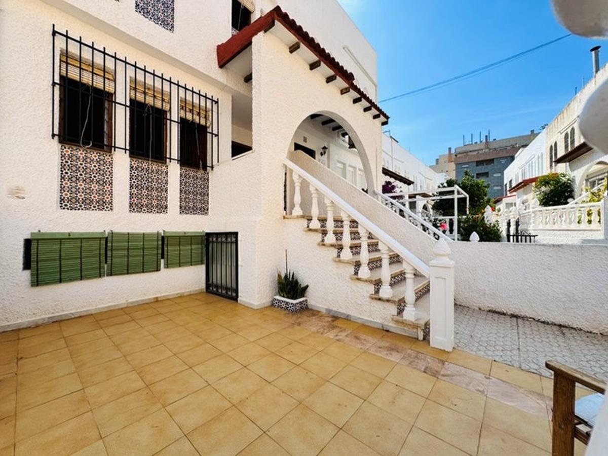 Villetta a schiera a La Mata, Alicante, Spagna 3 camere da letto, 100 mq. N° 183767