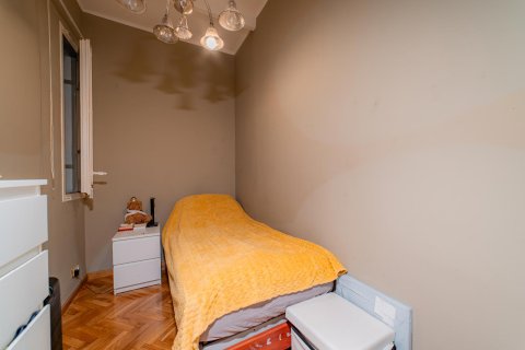 Huoneisto myytävänä Barcelona, Espanja, 6 makuuhuonetta, 179 m2 No. 141058 - kuva 13