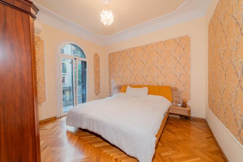 Huoneisto myytävänä Barcelona, Espanja, 6 makuuhuonetta, 179 m2 No. 141058 - kuva 6
