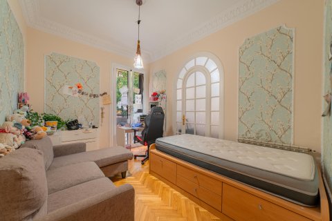 Huoneisto myytävänä Barcelona, Espanja, 6 makuuhuonetta, 179 m2 No. 141058 - kuva 4
