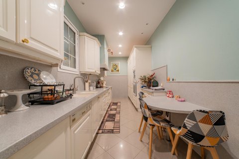 Huoneisto myytävänä Barcelona, Espanja, 6 makuuhuonetta, 179 m2 No. 141058 - kuva 15