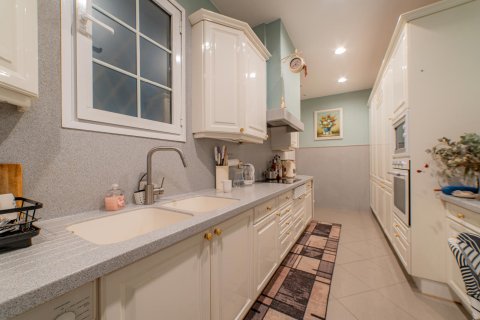 Huoneisto myytävänä Barcelona, Espanja, 6 makuuhuonetta, 179 m2 No. 141058 - kuva 16