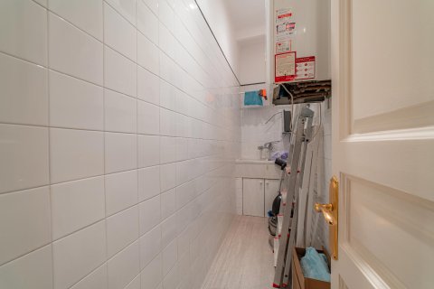 Huoneisto myytävänä Barcelona, Espanja, 6 makuuhuonetta, 179 m2 No. 141058 - kuva 14