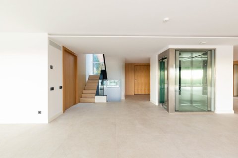 House for rent in Barcelona, Spain 5 bedrooms, No. 141056 - photo 10