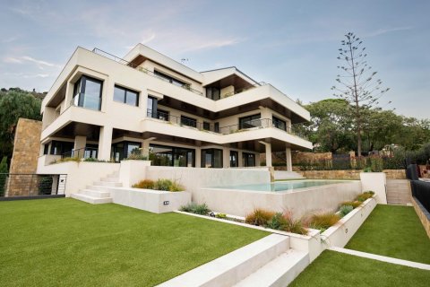 House for rent in Barcelona, Spain 5 bedrooms, No. 141056 - photo 12