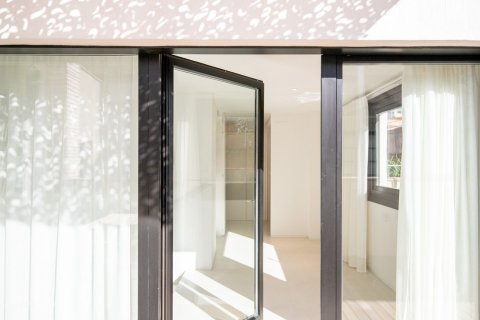 Apartament w Barcelona, Hiszpania 3 sypialnie, nr 141054 – zdjęcie 13