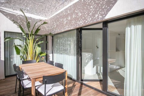 Apartament w Barcelona, Hiszpania 3 sypialnie, nr 141054 – zdjęcie 8