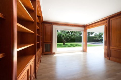 House for rent in Barcelona, Spain 7 bedrooms,  No. 141055 - photo 15