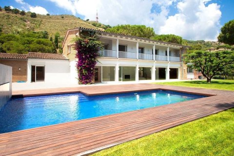 House for rent in Barcelona, Spain 7 bedrooms,  No. 141055 - photo 1