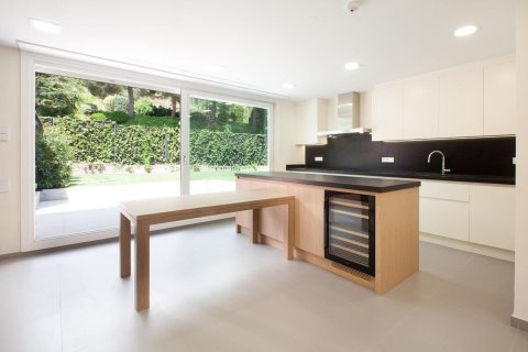 House for rent in Barcelona, Spain 7 bedrooms,  No. 141055 - photo 5