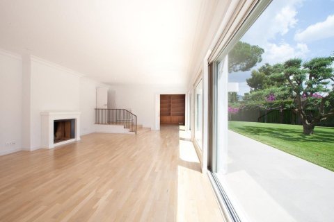 House for rent in Barcelona, Spain 7 bedrooms,  No. 141055 - photo 2