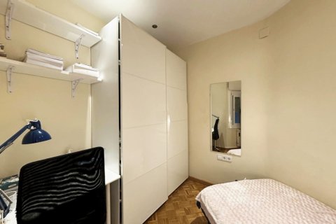 Huoneisto myytävänä Barcelona, Espanja, 3 makuuhuonetta, 82 m2 No. 141059 - kuva 17
