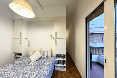 Huoneisto myytävänä Barcelona, Espanja, 3 makuuhuonetta, 82 m2 No. 141059 - kuva 16