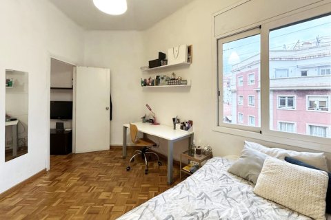 Huoneisto myytävänä Barcelona, Espanja, 3 makuuhuonetta, 82 m2 No. 141059 - kuva 18