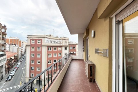 Huoneisto myytävänä Barcelona, Espanja, 3 makuuhuonetta, 82 m2 No. 141059 - kuva 4