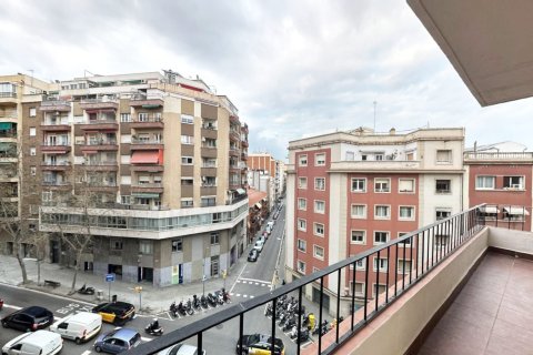 Huoneisto myytävänä Barcelona, Espanja, 3 makuuhuonetta, 82 m2 No. 141059 - kuva 1