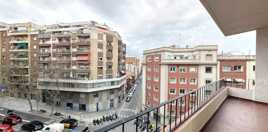 Huoneisto Barcelona, Espanja 3 makuuhuonetta, 82 m2 No. 141059