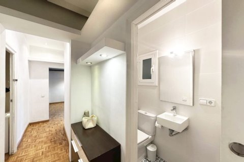 Huoneisto myytävänä Barcelona, Espanja, 3 makuuhuonetta, 82 m2 No. 141059 - kuva 6