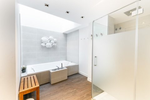 House for rent in Barcelona, Spain 10 bedrooms,  No. 141053 - photo 12
