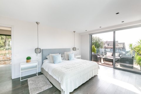 House for rent in Barcelona, Spain 10 bedrooms,  No. 141053 - photo 14