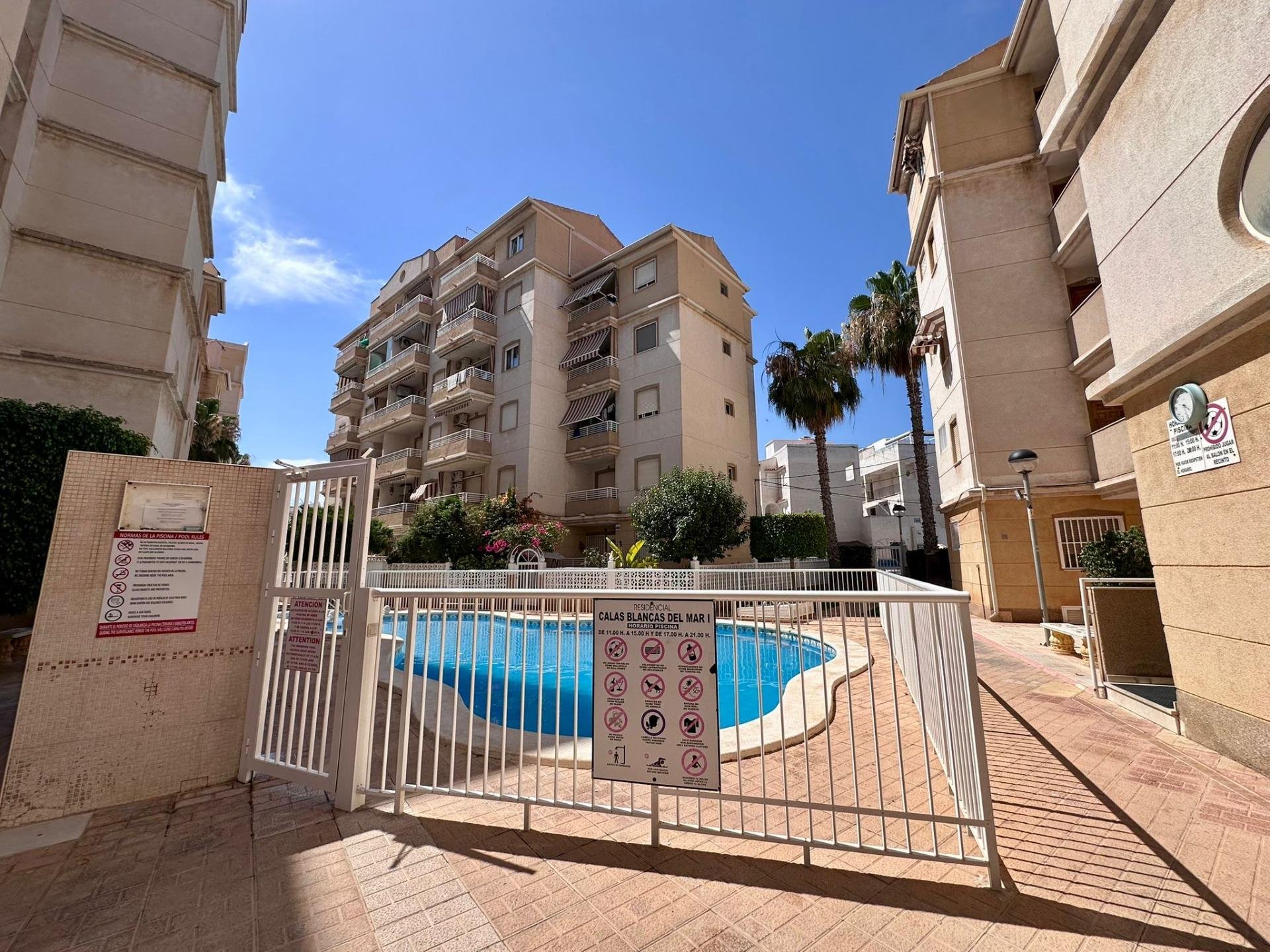 Apartment in Torrevieja, Alicante, Spain 2 bedrooms, 55 sq.m. No. 179291