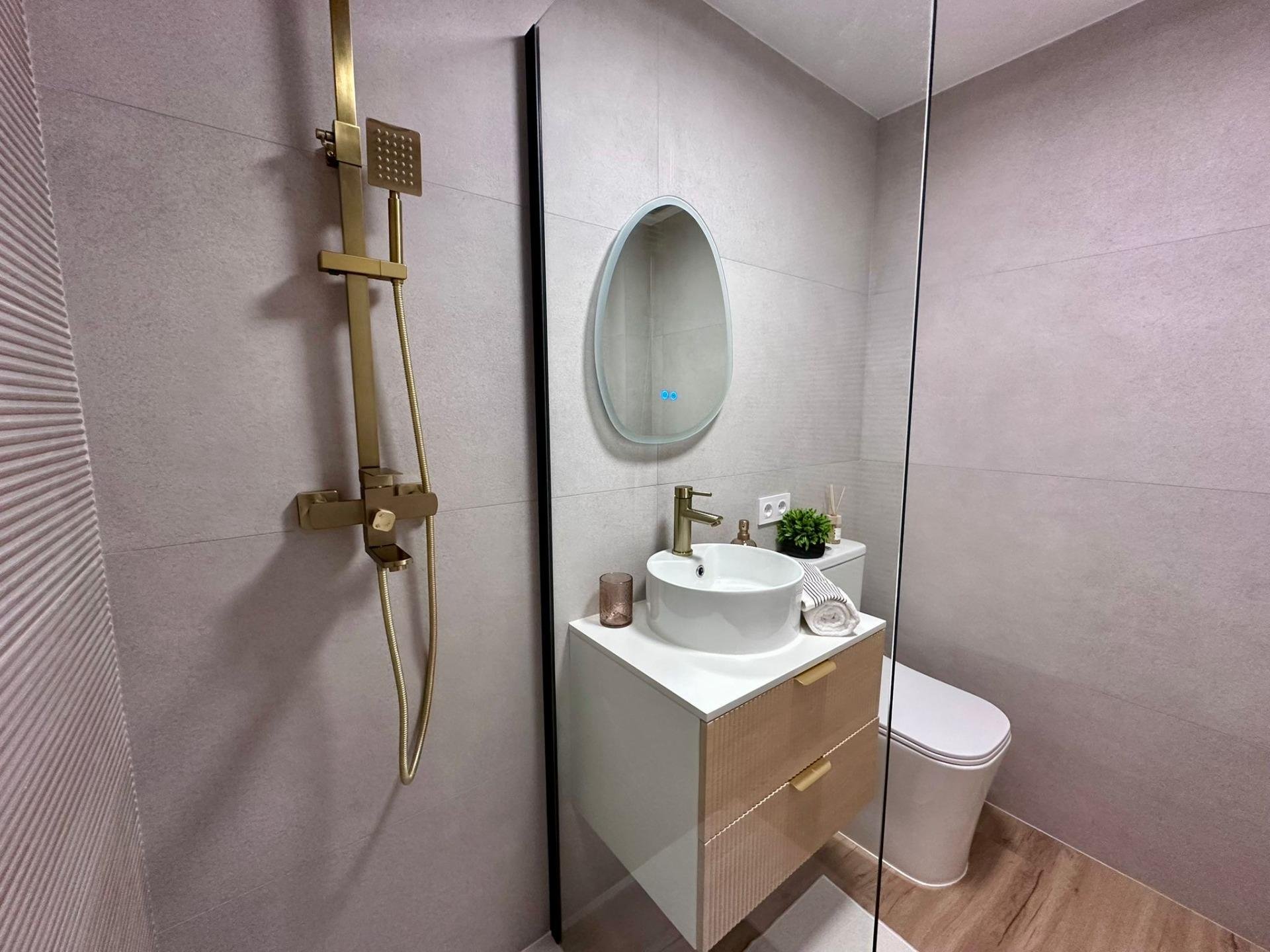 Apartment in Torrevieja, Alicante, Spain 2 bedrooms, 55 sq.m. No. 179291