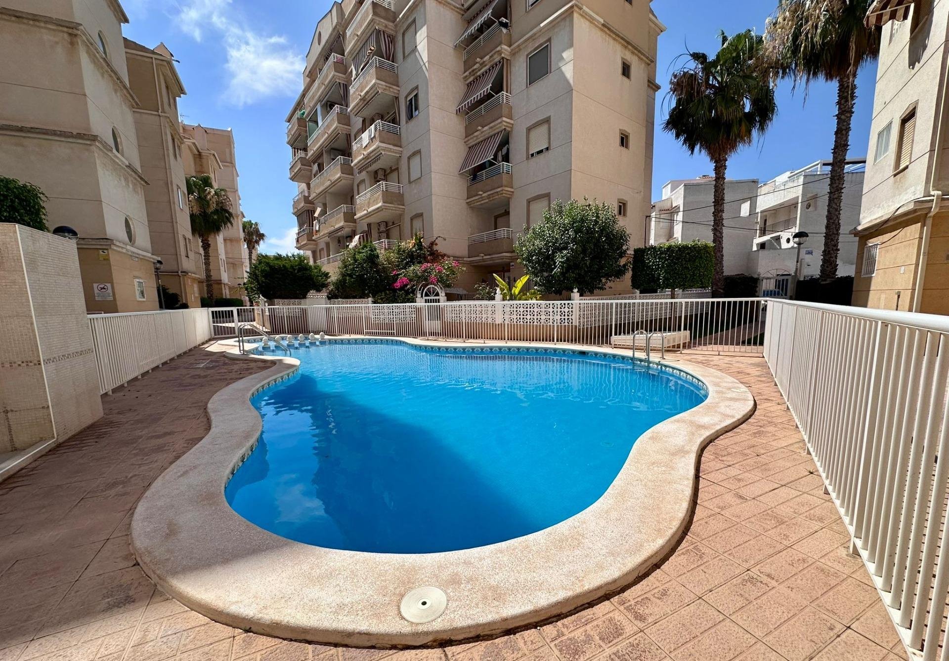 Apartment in Torrevieja, Alicante, Spain 2 bedrooms, 55 sq.m. No. 179291