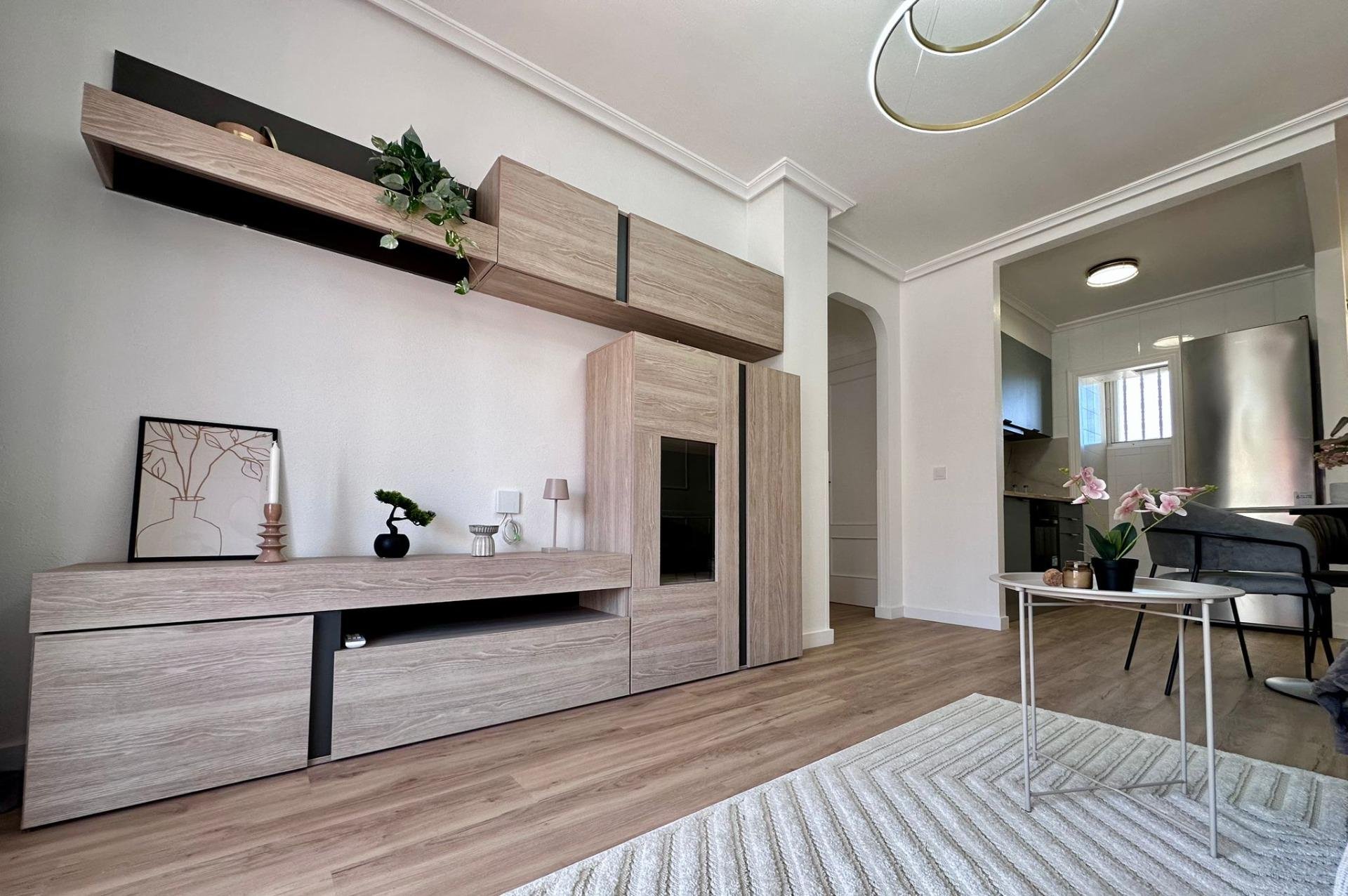 Apartment in Torrevieja, Alicante, Spain 2 bedrooms, 55 sq.m. No. 179291