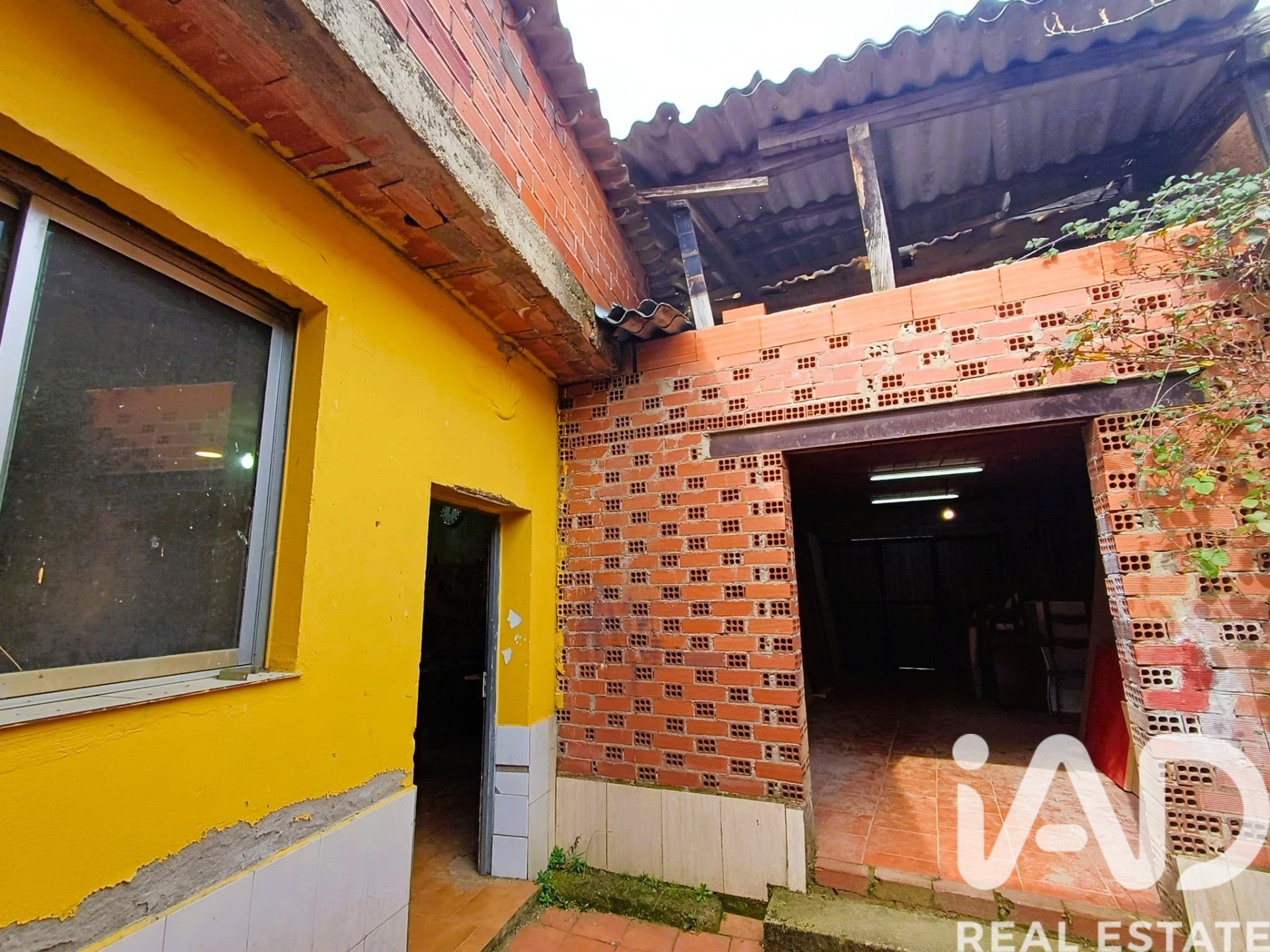 Villa i Valverde de la Virgen, Leon, Spanien 3 sovrum, 175 kvm. Nr. 185040