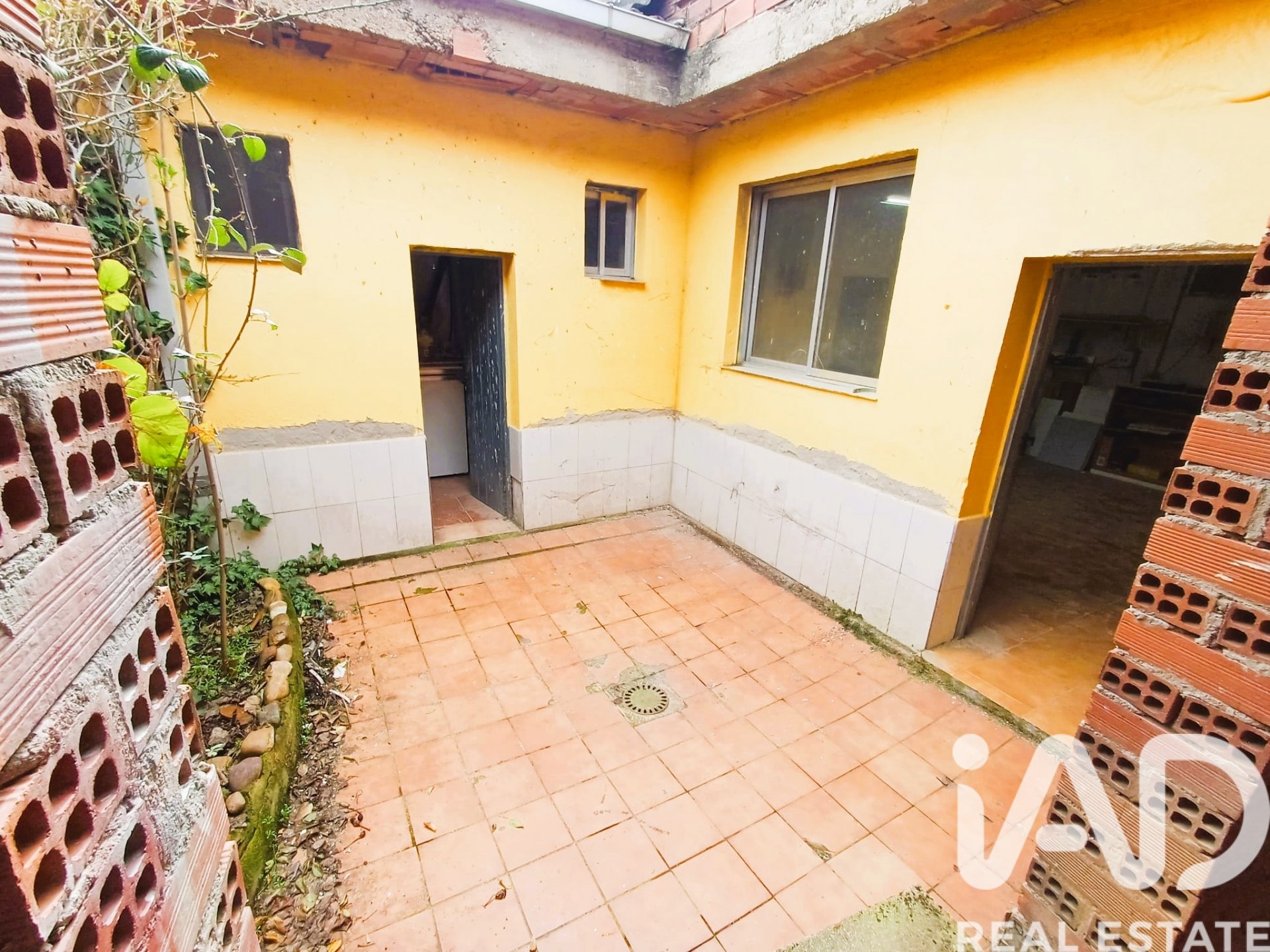 Villa i Valverde de la Virgen, Leon, Spanien 3 sovrum, 175 kvm. Nr. 185040