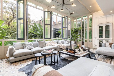 Lägenhet i Barcelona, Spanien 4 sovrum, 304 kvm. Nr. 150838