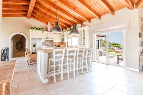 Villa for sale in Sitges, Barcelona, Spain 5 bedrooms, 399 sq.m. No. 150834 - photo 4