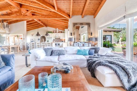 Villa for sale in Sitges, Barcelona, Spain 5 bedrooms, 399 sq.m. No. 150834 - photo 3