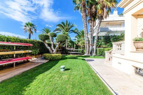 Villa for sale in Sitges, Barcelona, Spain 7 bedrooms, 621 sq.m. No. 150835 - photo 7