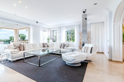 Villa for sale in Sitges, Barcelona, Spain 7 bedrooms, 621 sq.m. No. 150835 - photo 8