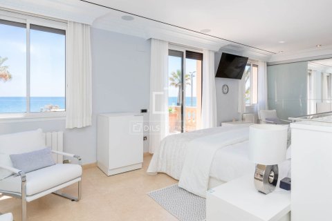 Villa for sale in Sitges, Barcelona, Spain 7 bedrooms, 621 sq.m. No. 150835 - photo 9