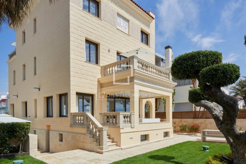 Villa for sale in Sitges, Barcelona, Spain 7 bedrooms, 621 sq.m. No. 150835 - photo 15