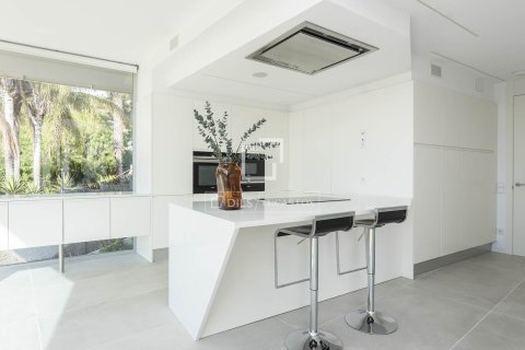 Villa for sale in Sitges, Barcelona, Spain 4 bedrooms, 513 sq.m. No. 150836 - photo 7