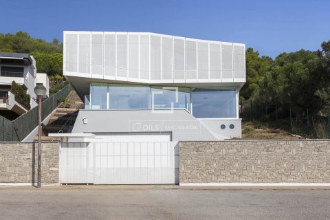 Villa for sale in Sitges, Barcelona, Spain 4 bedrooms, 513 sq.m. No. 150836 - photo 4
