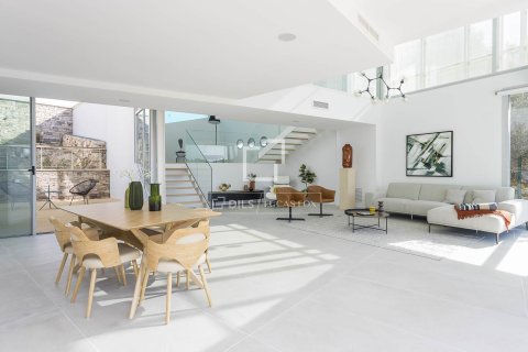 Villa for sale in Sitges, Barcelona, Spain 4 bedrooms, 513 sq.m. No. 150836 - photo 1