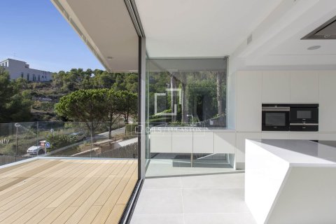 Villa for sale in Sitges, Barcelona, Spain 4 bedrooms, 513 sq.m. No. 150836 - photo 8