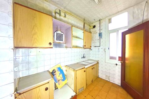 Apartment for sale in Barcelona, Spain 2 bedrooms, 74 sq.m. No. 167189 - photo 6